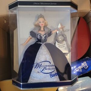 Barbie Special Millennium Edition - Navy and Silver